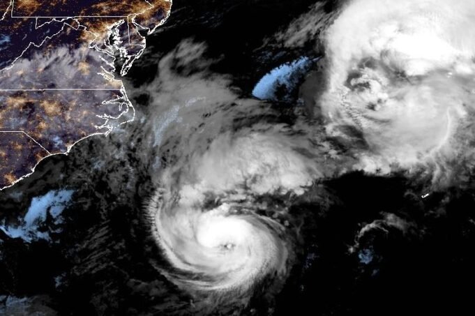 Hambarto traz surf perigoso, Keribian, traz riachos de chip na