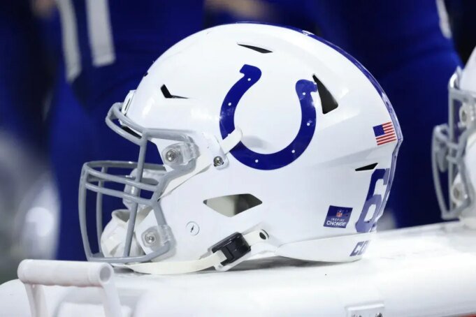 O Colts All prosse anunciou a aposentadoria da NFL